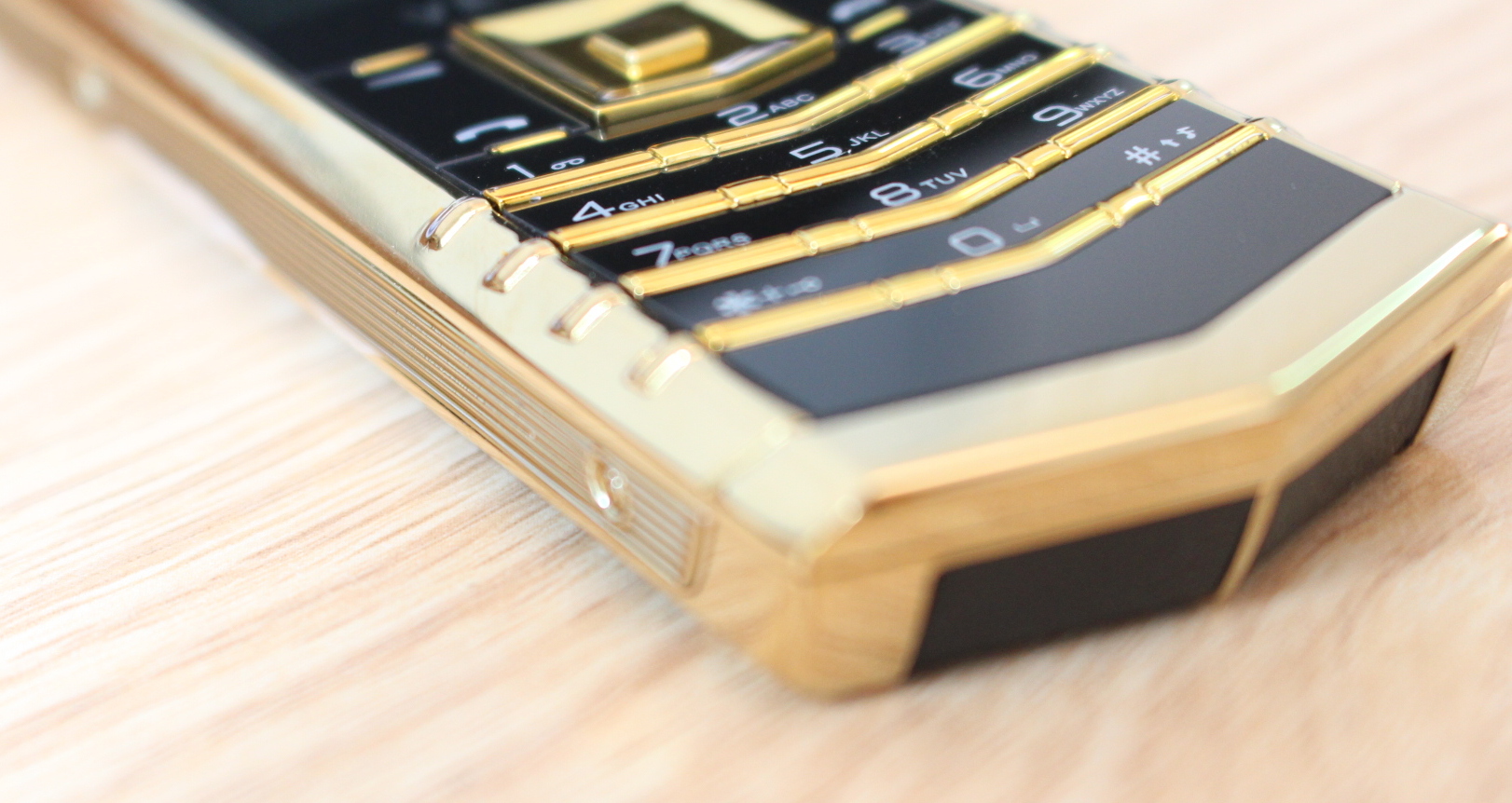 Điện thoại thời trang S307 (M6i)