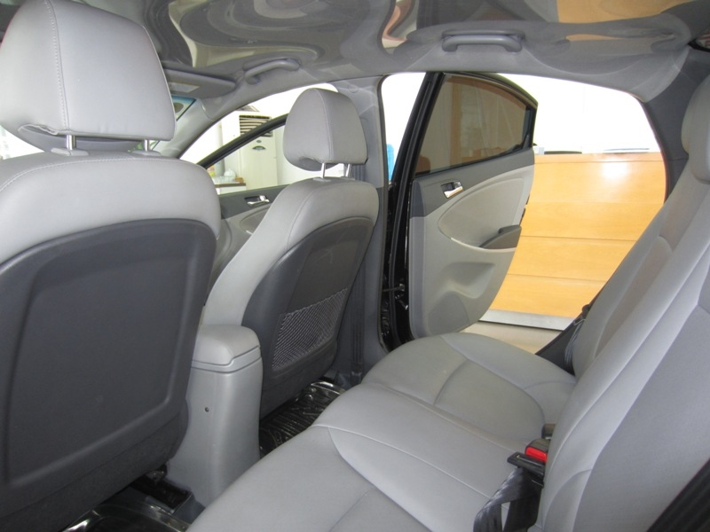 Hyundai Accent AT 2011 - Nội thất nguyên bản được bọc da cao cấp