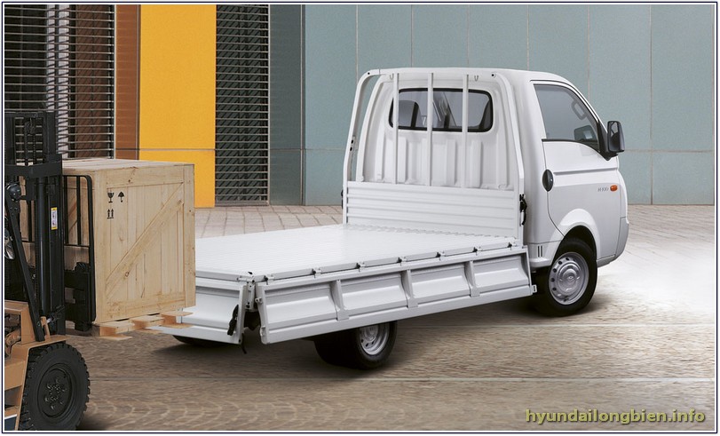 Hyundai H100 - Thùng lửng giúp vận chuyển và xếp dỡ hàng hóa được dễ dàng