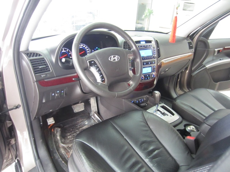 Hyundai Santa Fe SLX 2009 - Nội thất sử dụng chất liệu da cao cấp