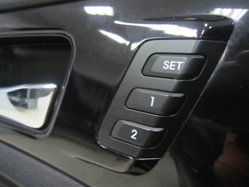 Sonata Y20 - 2 lần nhớ ghế
