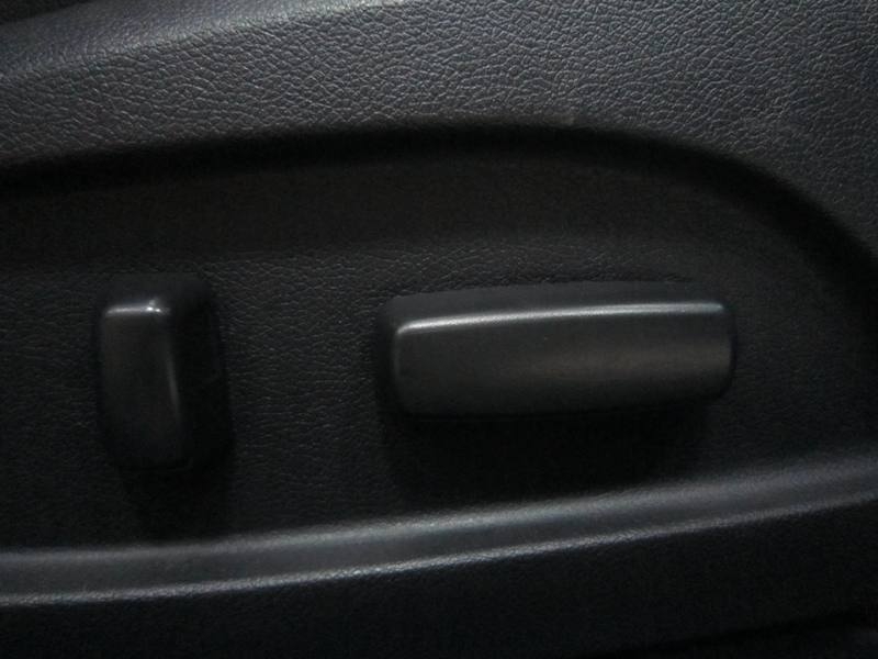 Sonata Y20 - Ghế phụ chỉnh điện 6 hướng