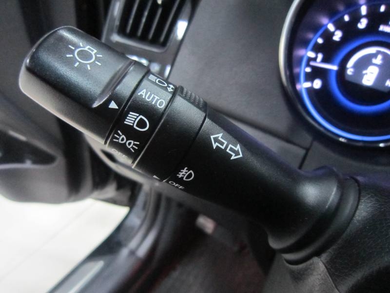 Sonata Y20 - Cảm biến bật đèn tự động