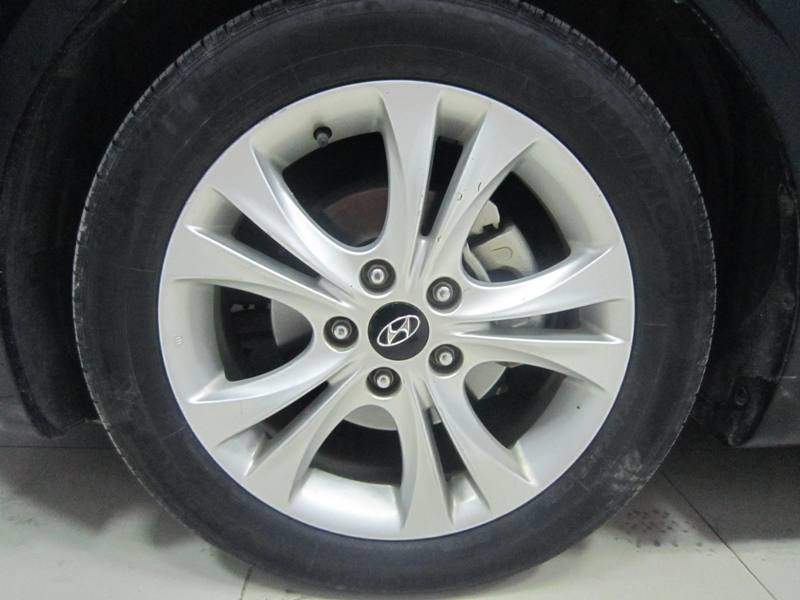 Sonata Y20 - lốp xe