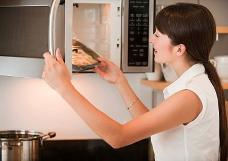 Lò vi sóng Electrolux không nóng Lò vi sóng Electrolux không nóng