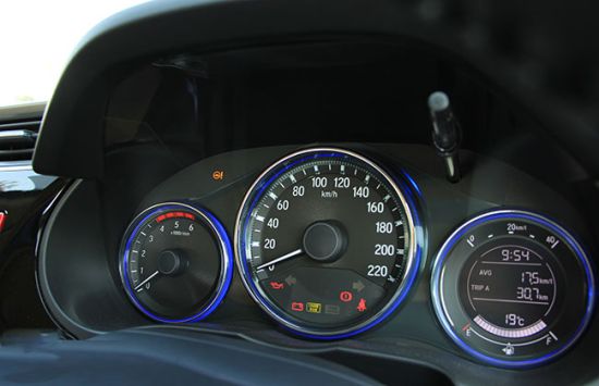 Honda City 2015 một lựa chọn không tồi 4 Honda City 2015 một lựa chọn không tồi 4