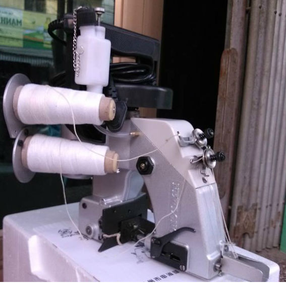 máy khâu bao NP 8A