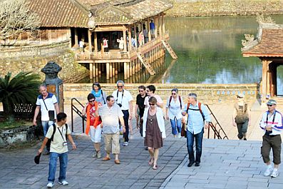 6 tháng, du lịch đạt doanh thu thu 105 nghìn tỷ đồng 6 tháng, du lịch đạt doanh thu thu 105 nghìn tỷ đồng