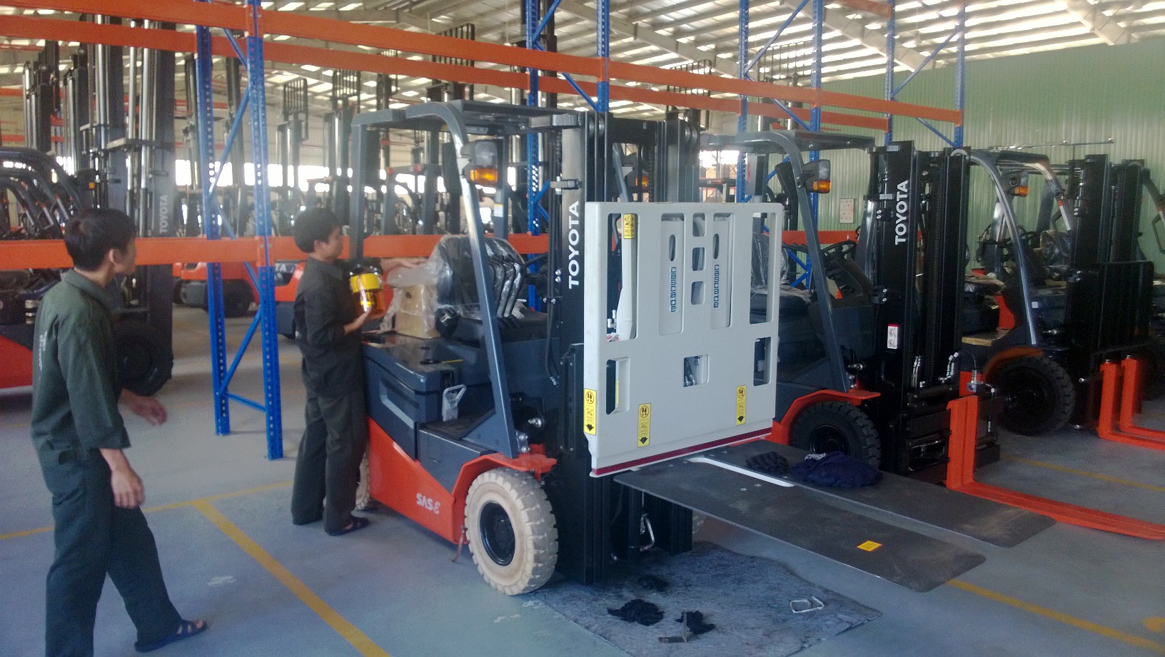 Xe nâng TOYOTA Push-Pull Xe nâng TOYOTA Push-Pull 1,5 tấn