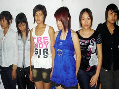 Hiểm họa khi teen nữ “dạt nhà đi bụi”. Hiểm họa khi teen nữ “dạt nhà đi bụi”.