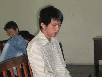 Sinh viên vào tù vì ‘yêu’ bạn gái mới 12 tuổi Sinh viên vào tù vì ‘yêu’ bạn gái mới 12 tuổi
