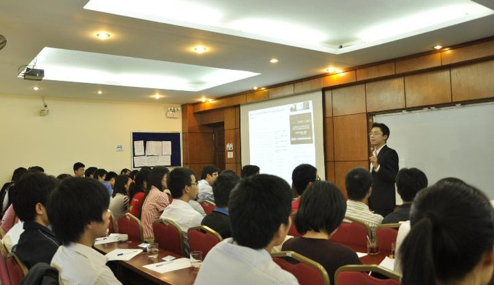 5 bước để nói tiếng anh lưu loát của anh Phạm Quang Hưng