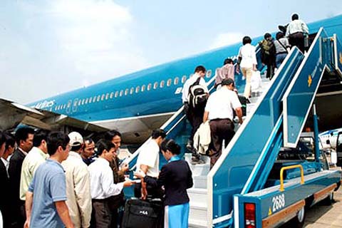 Hành khách dọa quăng bom sân bay bị phạt 20 triệu đồng Hành khách dọa quăng bom sân bay bị phạt 20 triệu đồng