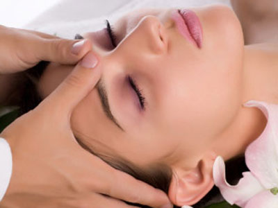 Anh em FPT Online massage cho phái đẹp Anh em FPT Online massage cho phái đẹp