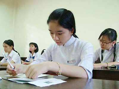 Thi tốt nghiệp THPT 2012: Không bắt buộc chấm chéo giữa các tỉnh Thi tốt nghiệp THPT 2012: Không bắt buộc chấm chéo giữa các tỉnh