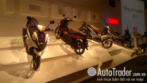 Yamaha Nouvo SX với đèn pha máy chiếu sắp bán ở VN Yamaha Nouvo SX với đèn pha máy chiếu sắp bán ở VN