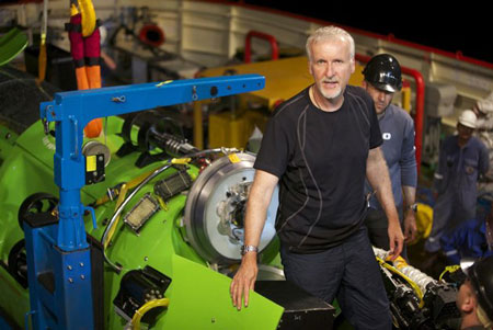 Đạo diễn nổi tiếng James Cameron lặn xuống điểm sâu nhất của trái đất Đạo diễn nổi tiếng James Cameron lặn xuống điểm sâu nhất của trái đất