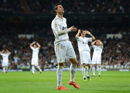 Ronaldo sẽ nhận thẻ vàng ở trận gặp Atletico?