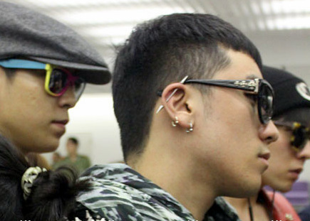 Ảnh, clip hiếm hoi của Big Bang tại Tân Sơn Nhất Ảnh, clip hiếm hoi của Big Bang tại Tân Sơn Nhất