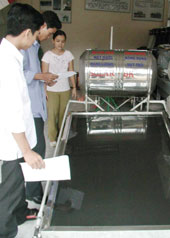 Thị trường máy nước nóng năng lượng mặt trời - Thật, giả lẫn lộn Thị trường máy nước nóng năng lượng mặt trời - Thật, giả lẫn lộn
