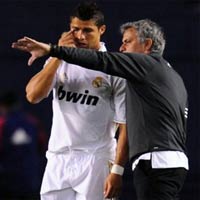 Real: Cái đầu Mourinho, cái đầu Ronaldo Real: Cái đầu Mourinho, cái đầu Ronaldo