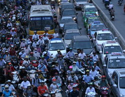 Người dân đổ về quê, cửa ngõ Hà Nội và TP HCM ùn tắc Người dân đổ về quê, cửa ngõ Hà Nội và TP HCM ùn tắc