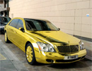 Xe siêu sang Maybach mạ vàng ròng Xe siêu sang Maybach mạ vàng ròng