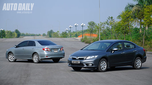 Toyota Altis bị “tụt hậu” so với Honda Civic Toyota Altis bị “tụt hậu” so với Honda Civic