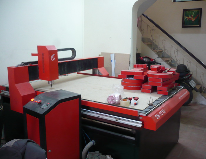 Bán máy cắt khắc CNC cũ
